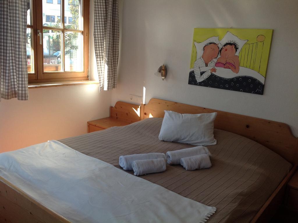Ferienwohnung Dorfpub Neustift im Stubaital Szoba fotó